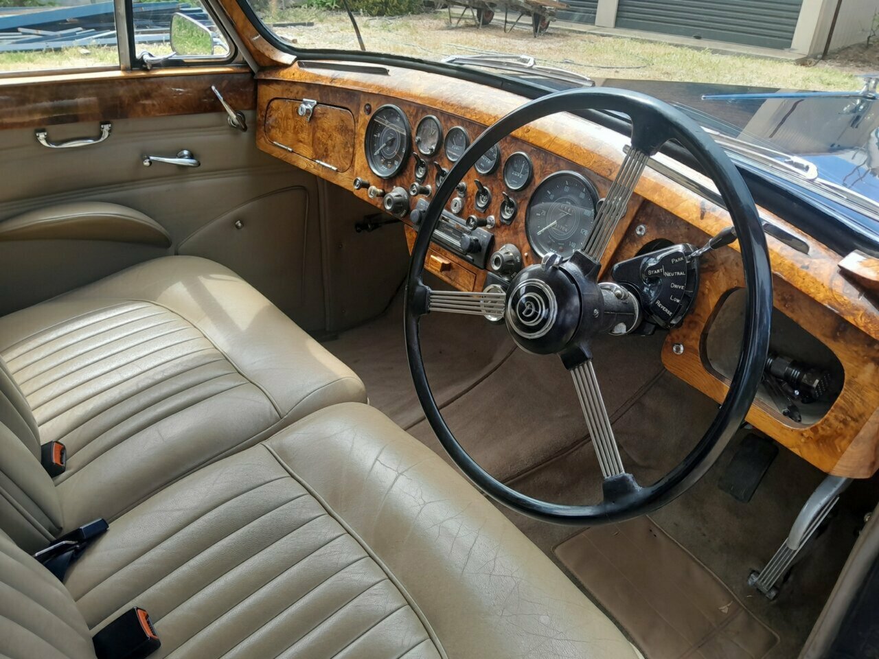 1967 DAIMLER MAJESTIC MAJOR DQ450 3 SP AUTOMATIC 4D SEDAN