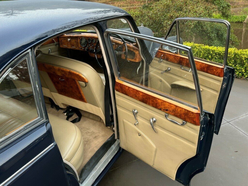 1967 DAIMLER MAJESTIC MAJOR DQ450 3 SP AUTOMATIC 4D SEDAN