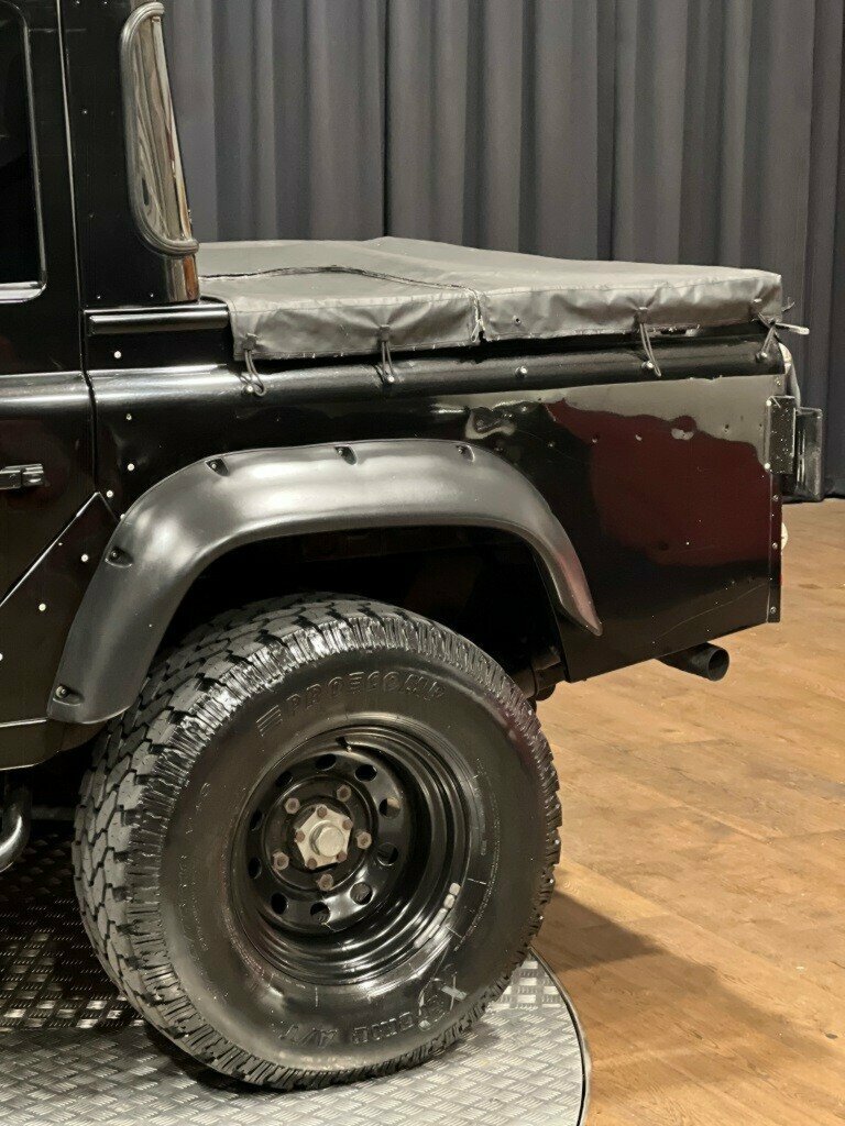 2011 LAND ROVER DEFENDER MY11 130 HCPU (4X4) 6 SP MANUAL CREW CAB P/UP