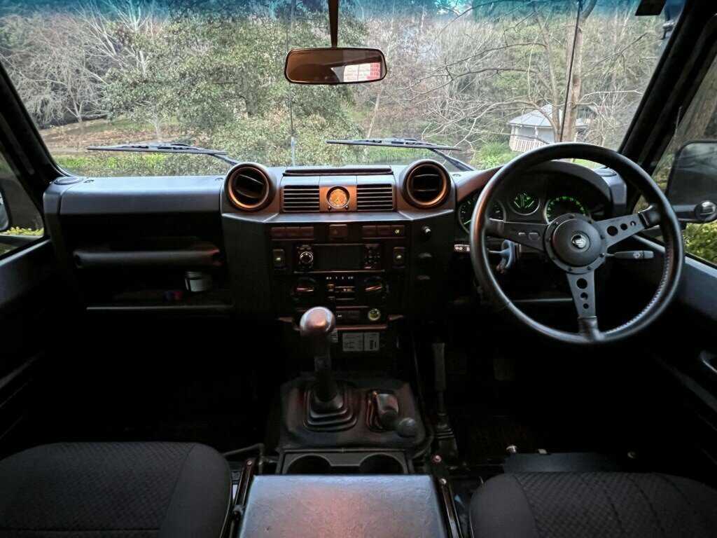2011 LAND ROVER DEFENDER MY11 130 HCPU (4X4) 6 SP MANUAL CREW CAB P/UP