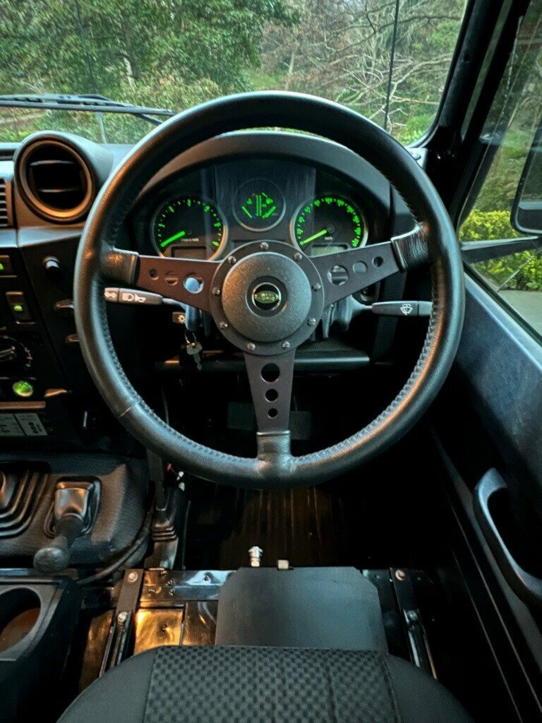 2011 LAND ROVER DEFENDER MY11 130 HCPU (4X4) 6 SP MANUAL CREW CAB P/UP