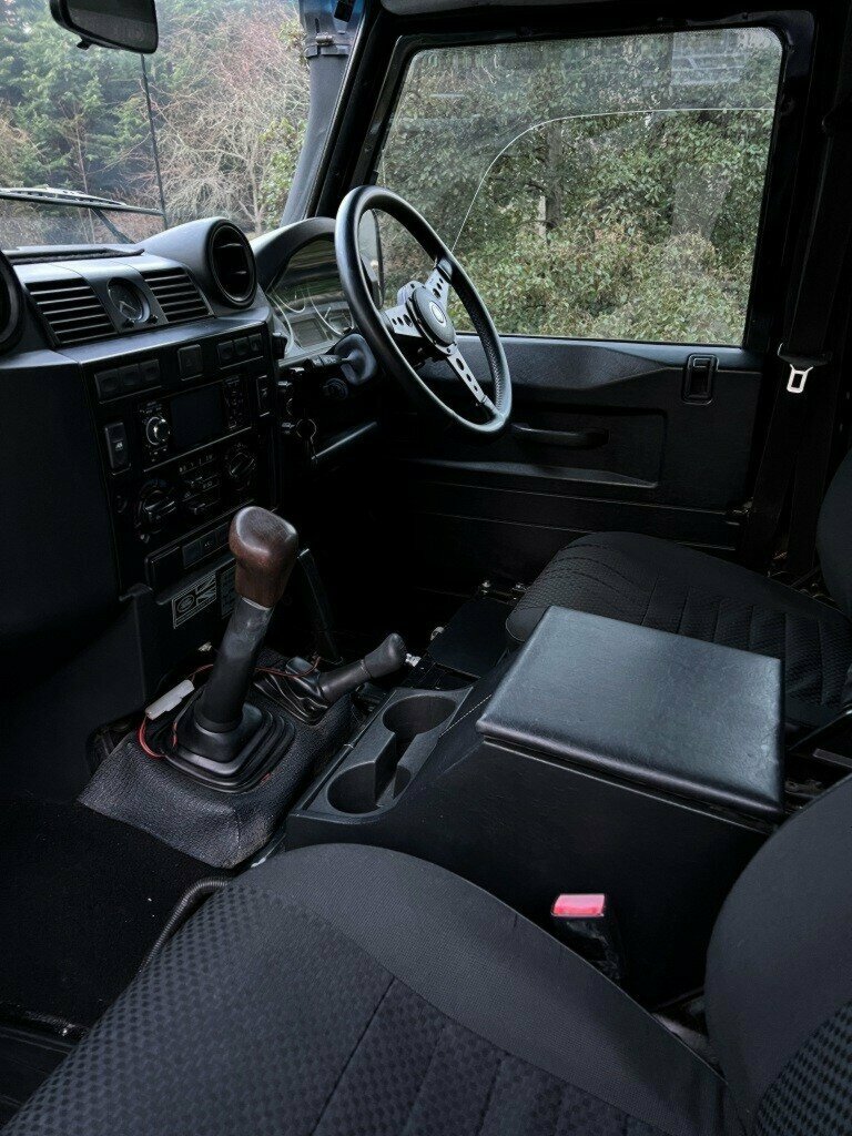 2011 LAND ROVER DEFENDER MY11 130 HCPU (4X4) 6 SP MANUAL CREW CAB P/UP