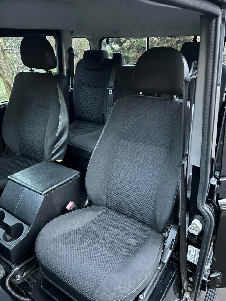 2011 LAND ROVER DEFENDER MY11 130 HCPU (4X4) 6 SP MANUAL CREW CAB P/UP