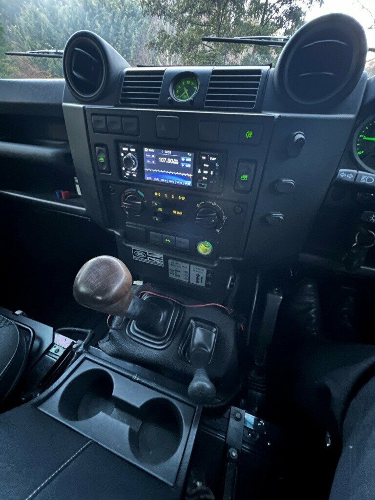 2011 LAND ROVER DEFENDER MY11 130 HCPU (4X4) 6 SP MANUAL CREW CAB P/UP