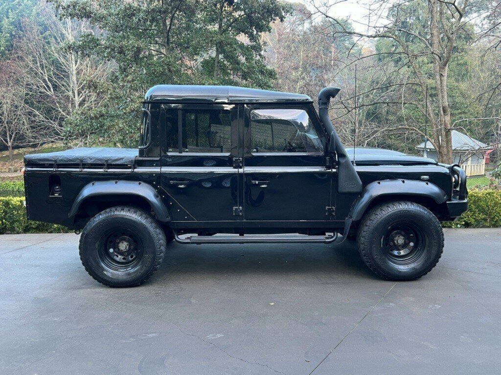 2011 LAND ROVER DEFENDER MY11 130 HCPU (4X4) 6 SP MANUAL CREW CAB P/UP