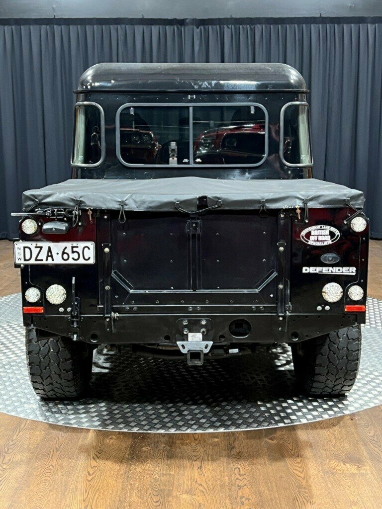 2011 LAND ROVER DEFENDER MY11 130 HCPU (4X4) 6 SP MANUAL CREW CAB P/UP