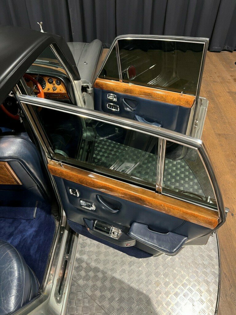 1969 ROLLS-ROYCE SILVER SHADOW 4 SP AUTOMATIC 4D SALOON