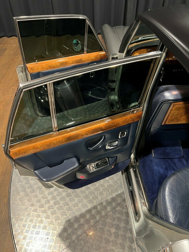 1969 ROLLS-ROYCE SILVER SHADOW 4 SP AUTOMATIC 4D SALOON