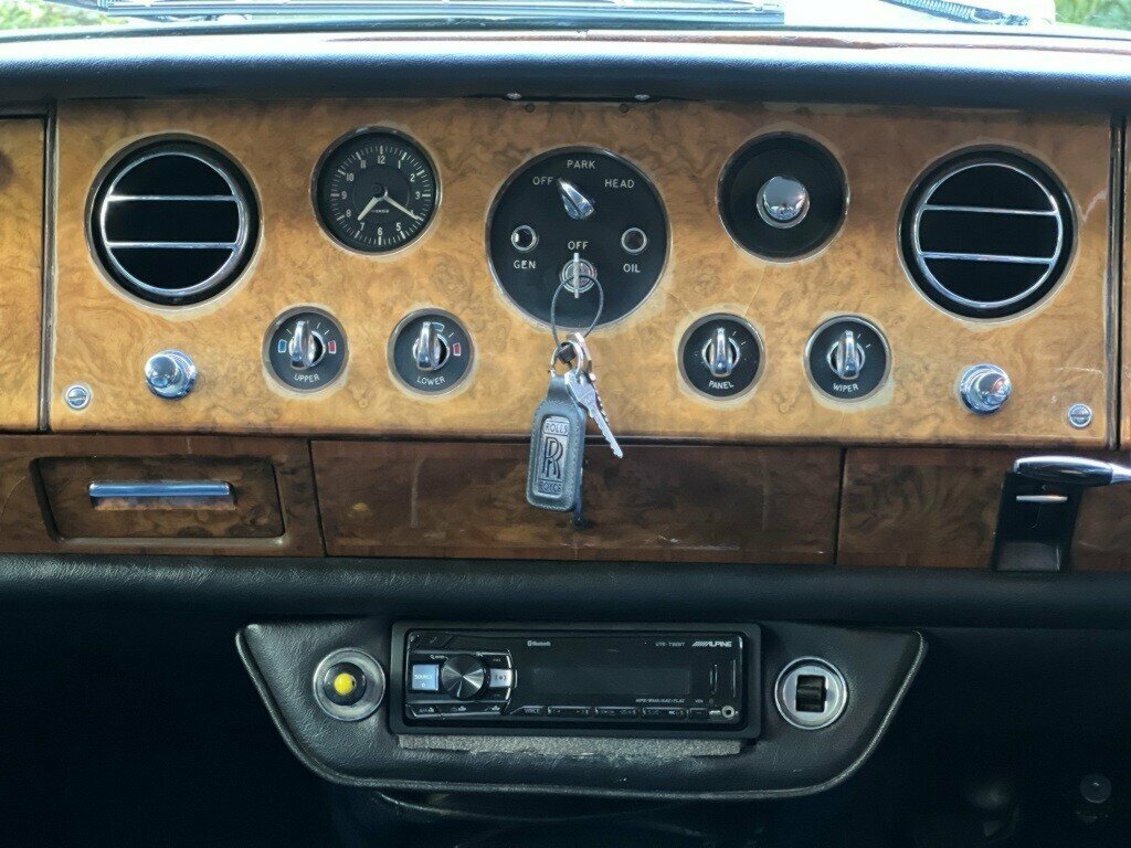 1969 ROLLS-ROYCE SILVER SHADOW 4 SP AUTOMATIC 4D SALOON