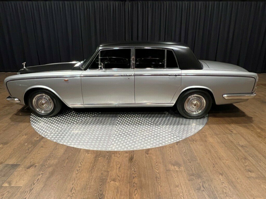 1969 ROLLS-ROYCE SILVER SHADOW 4 SP AUTOMATIC 4D SALOON