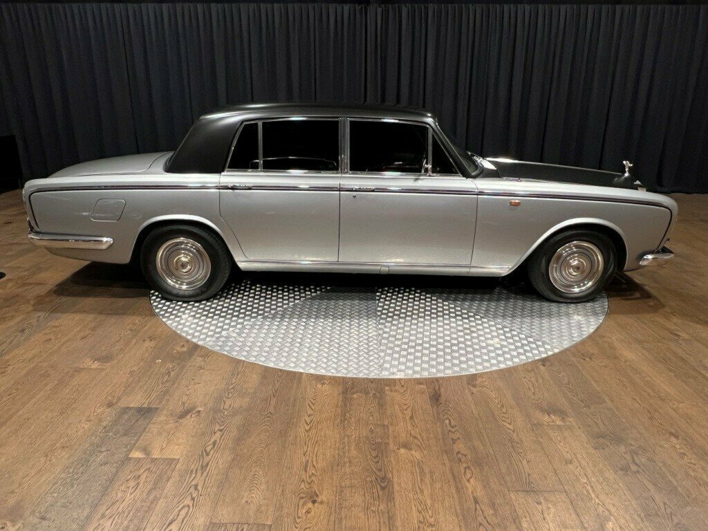 1969 ROLLS-ROYCE SILVER SHADOW 4 SP AUTOMATIC 4D SALOON