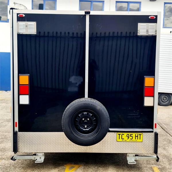 CUSTOM BOX TRAILER