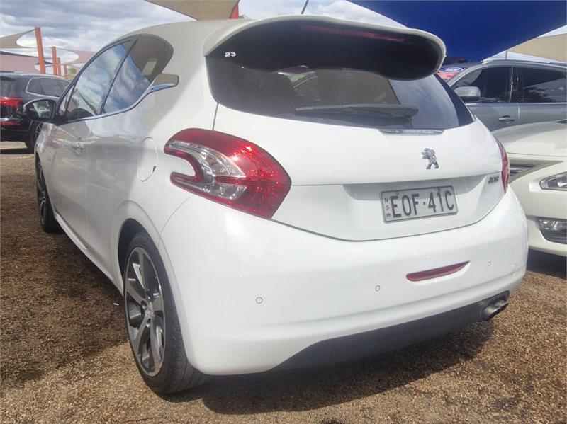 2012 PEUGEOT 208 ALLURE 5 SP MANUAL 5D HATCHBACK