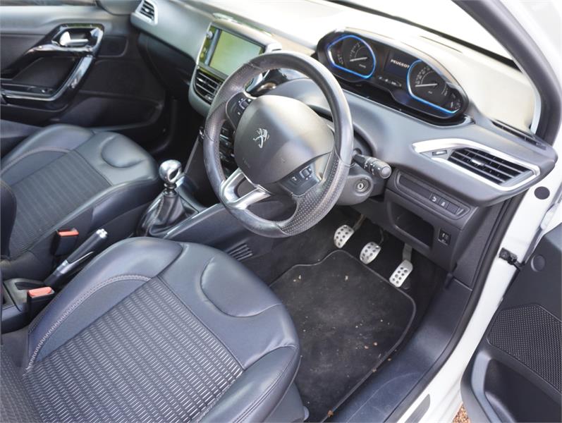 2012 PEUGEOT 208 ALLURE 5 SP MANUAL 5D HATCHBACK