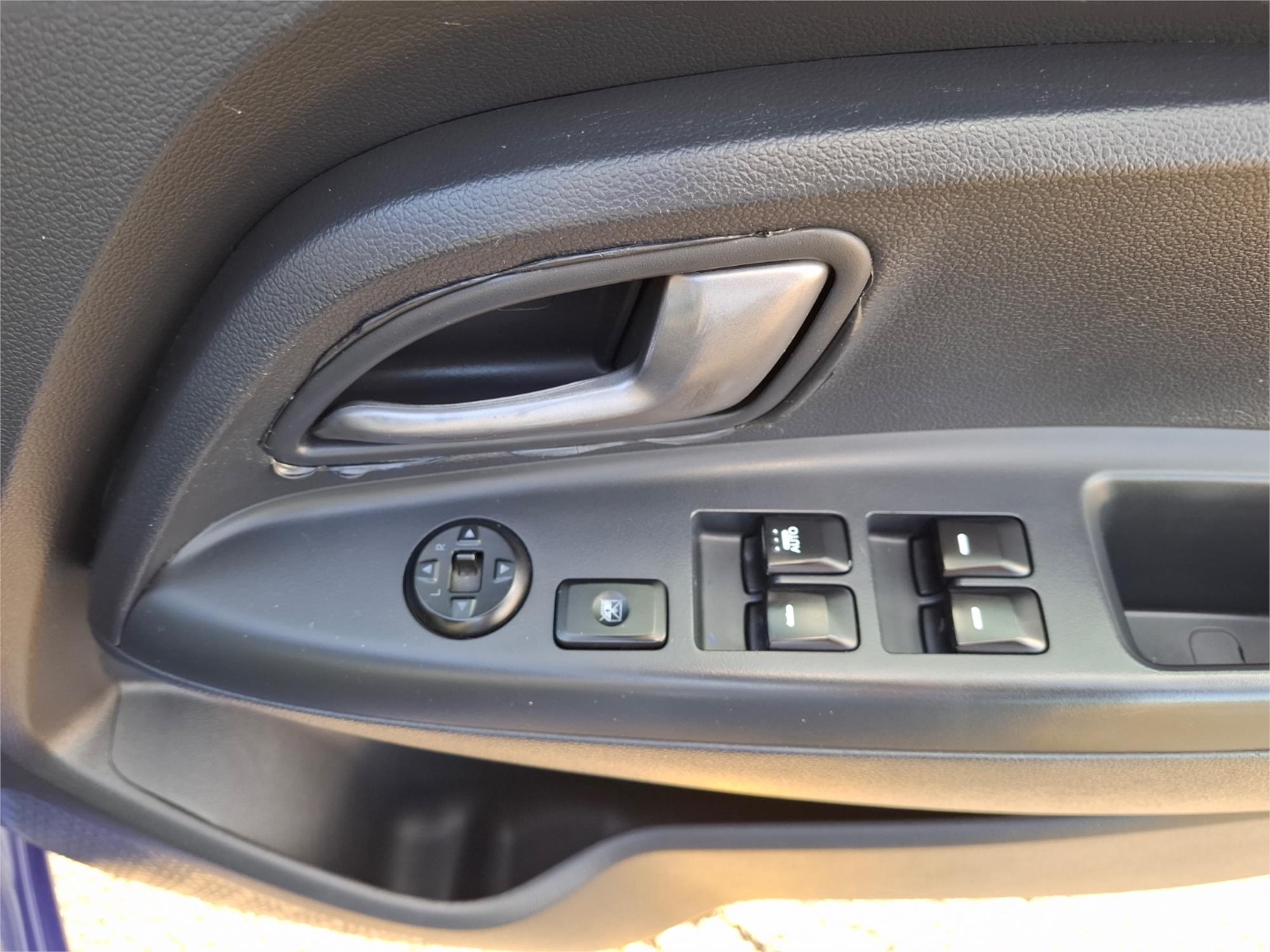 2013 KIA RIO UB MY13 SI 6 SP AUTOMATIC 5D HATCHBACK