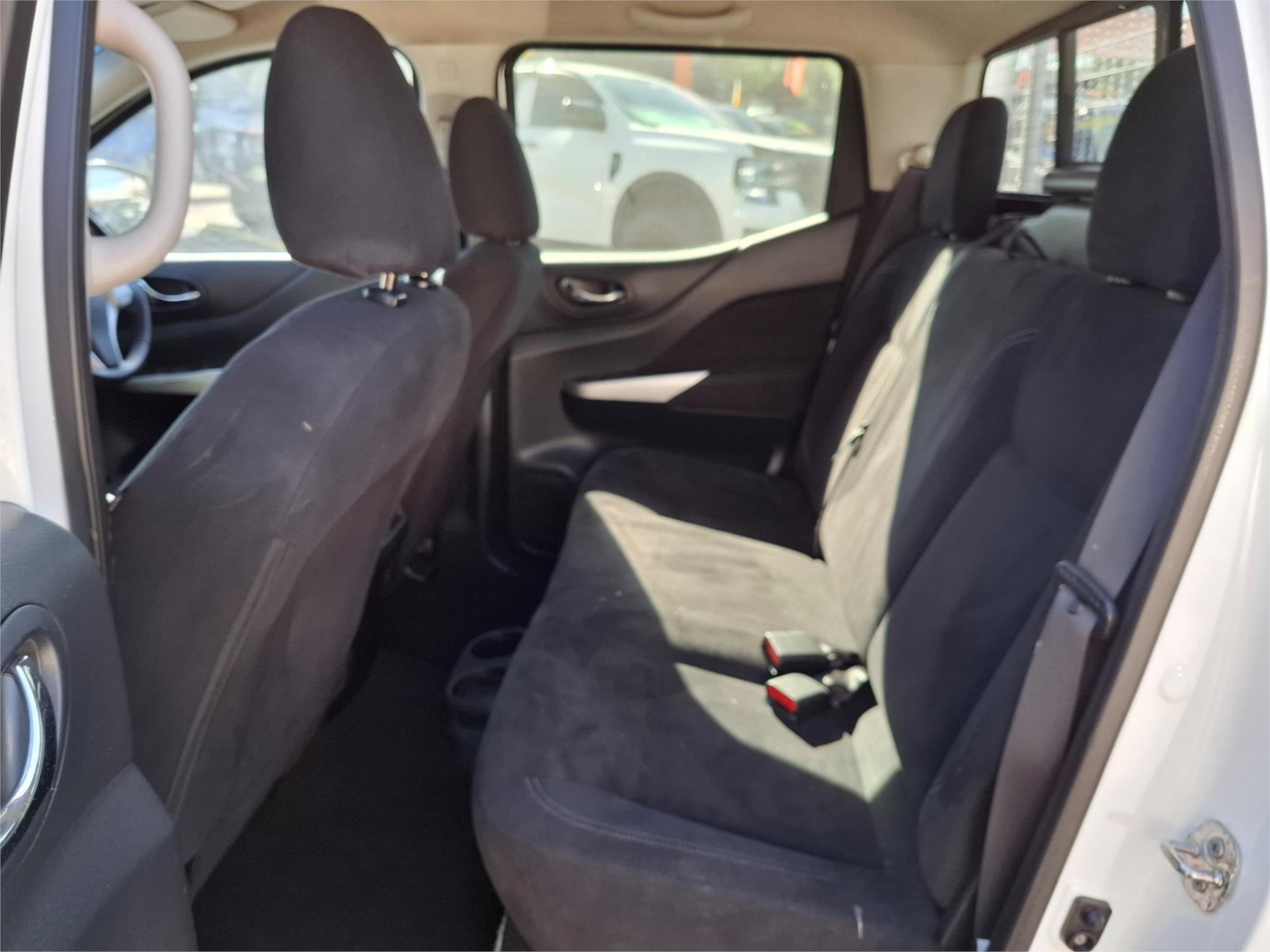 2016 NISSAN NAVARA NP300 D23 ST (4x2) 7 SP AUTOMATIC DUAL CAB UTILITY