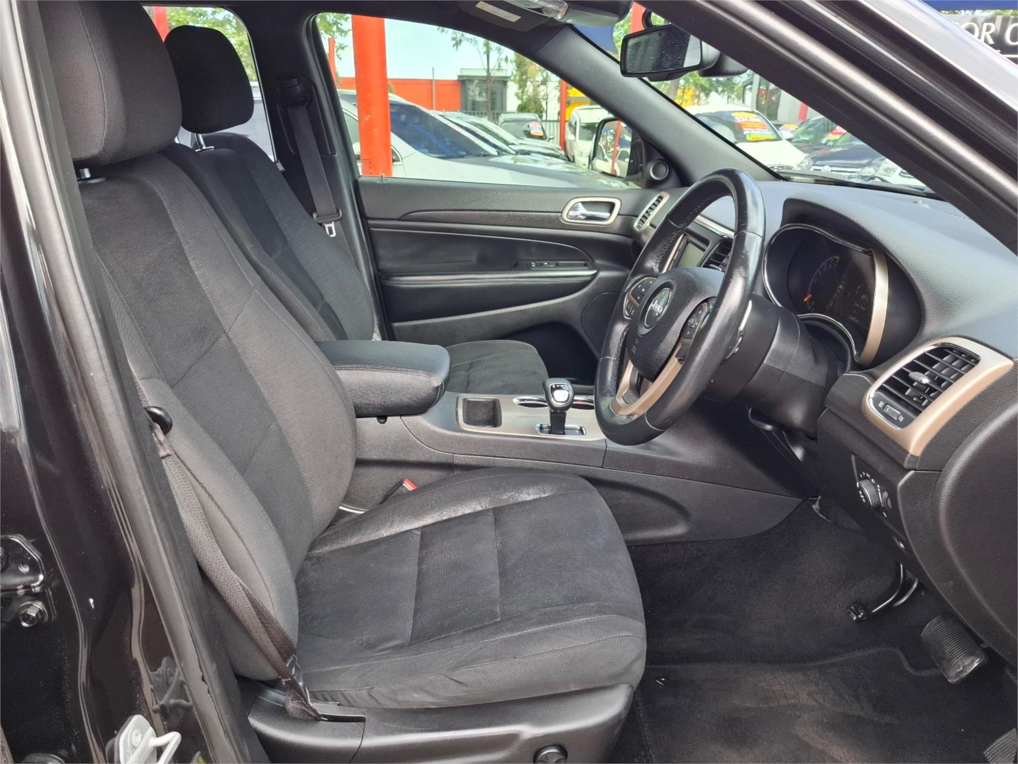 2015 JEEP GRAND CHEROKEE WK MY15 LAREDO (4x2) 8 SP AUTOMATIC 4D WAGON