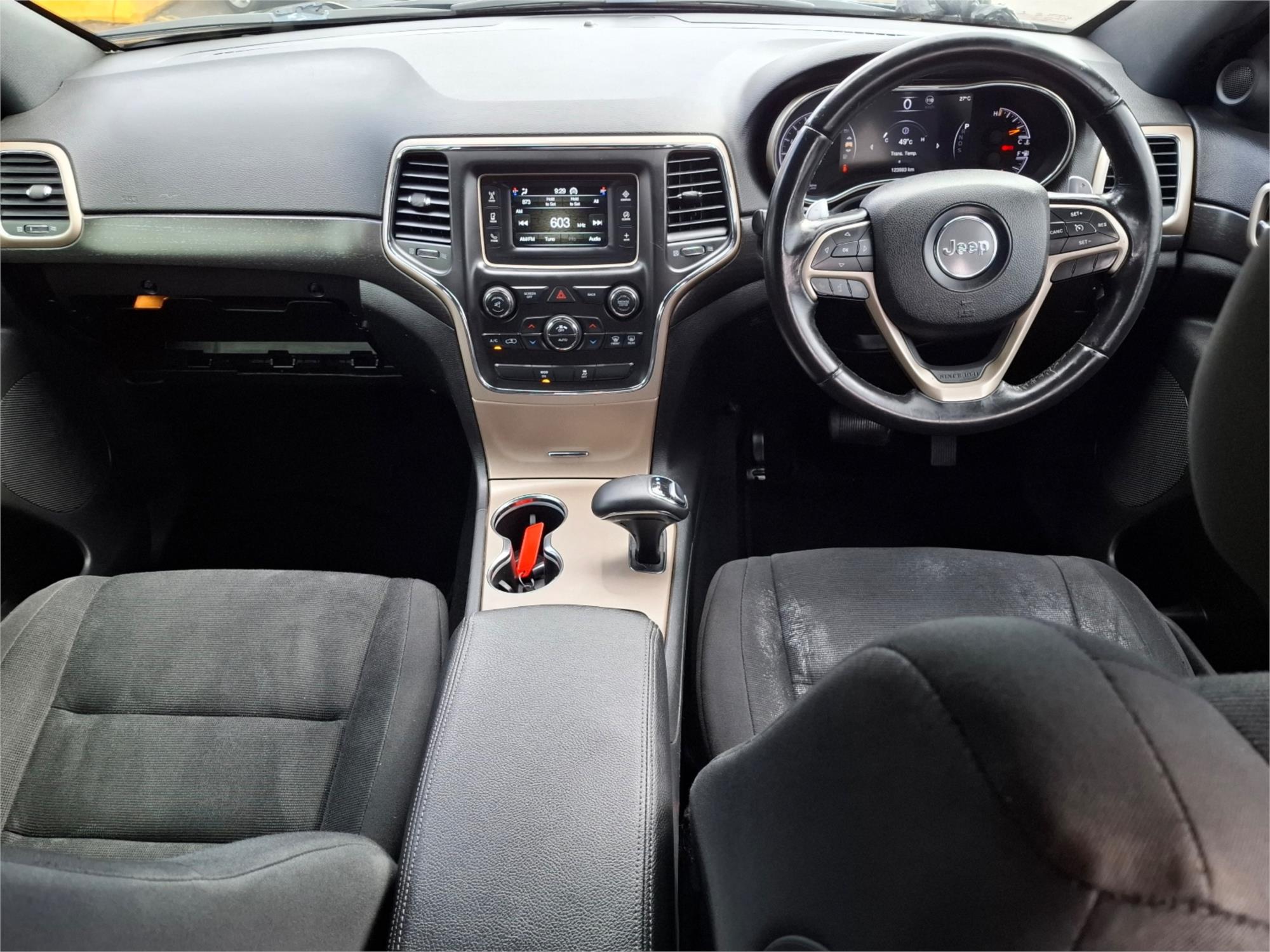 2015 JEEP GRAND CHEROKEE WK MY15 LAREDO (4x2) 8 SP AUTOMATIC 4D WAGON