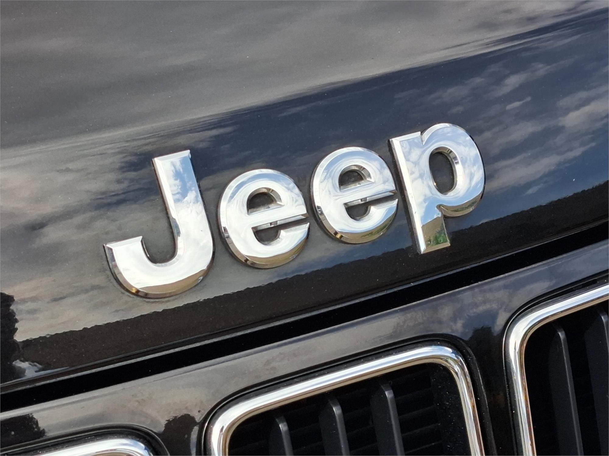 2015 JEEP GRAND CHEROKEE WK MY15 LAREDO (4x2) 8 SP AUTOMATIC 4D WAGON