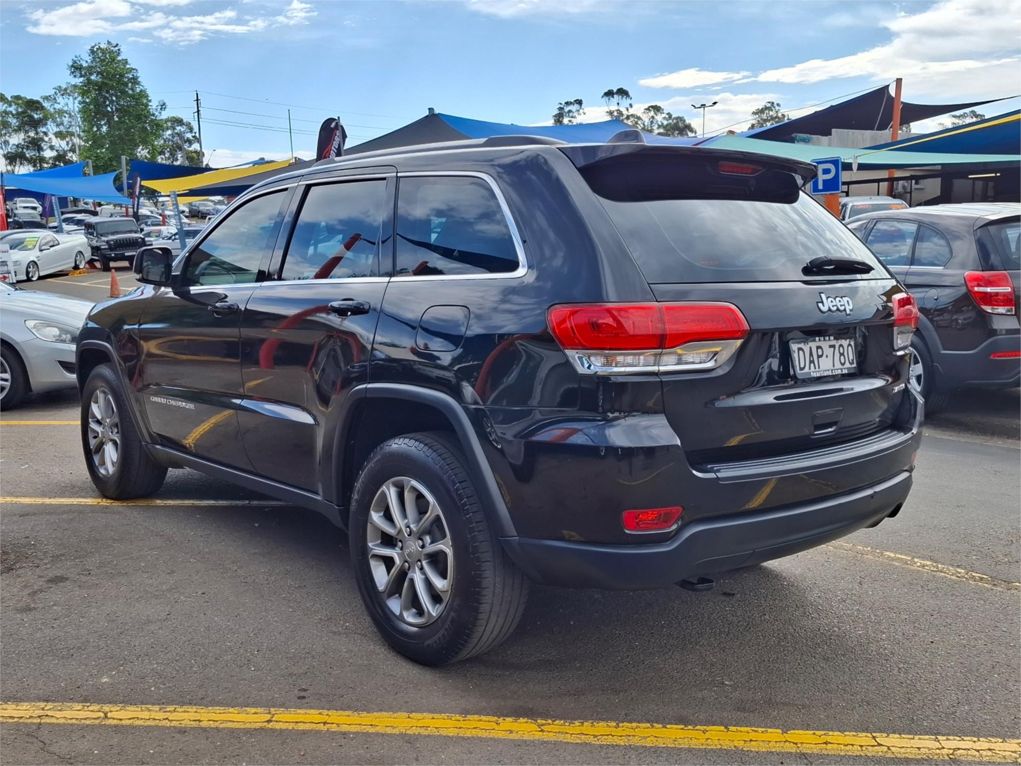 2015 JEEP GRAND CHEROKEE WK MY15 LAREDO (4x2) 8 SP AUTOMATIC 4D WAGON