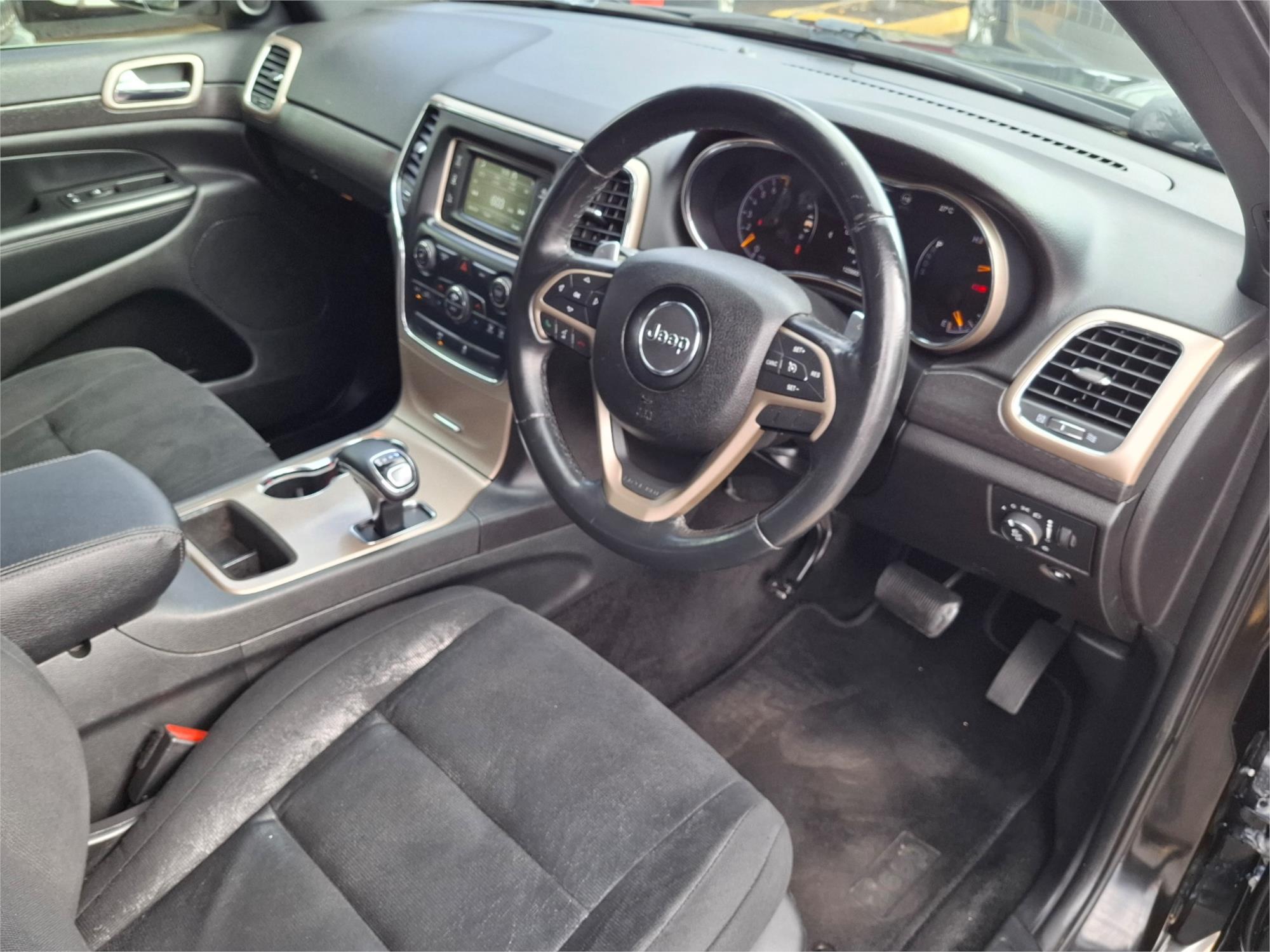 2015 JEEP GRAND CHEROKEE WK MY15 LAREDO (4x2) 8 SP AUTOMATIC 4D WAGON