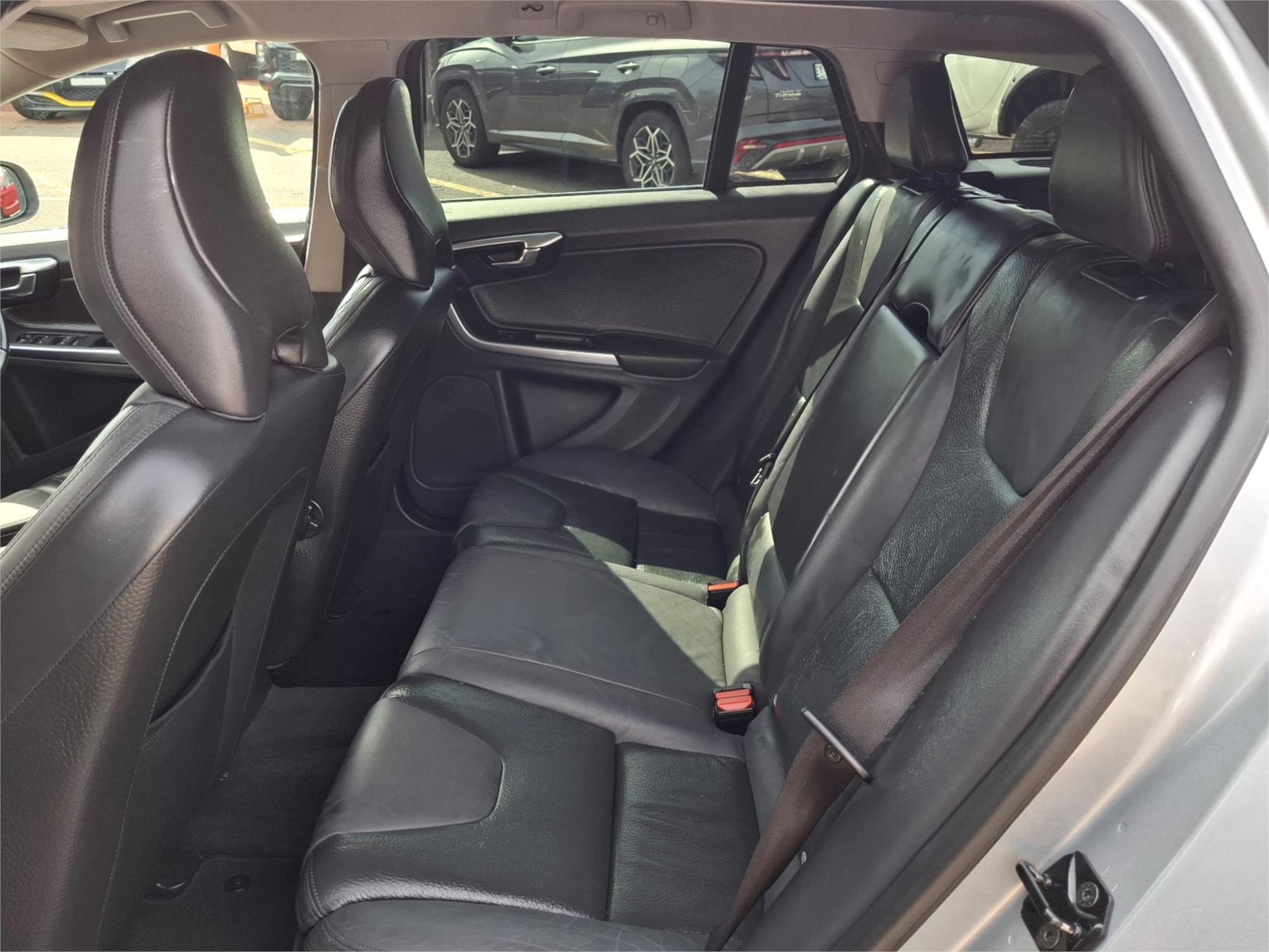 2012 VOLVO V60 F MY12 T5 6 SP AUTOMATIC 4D WAGON