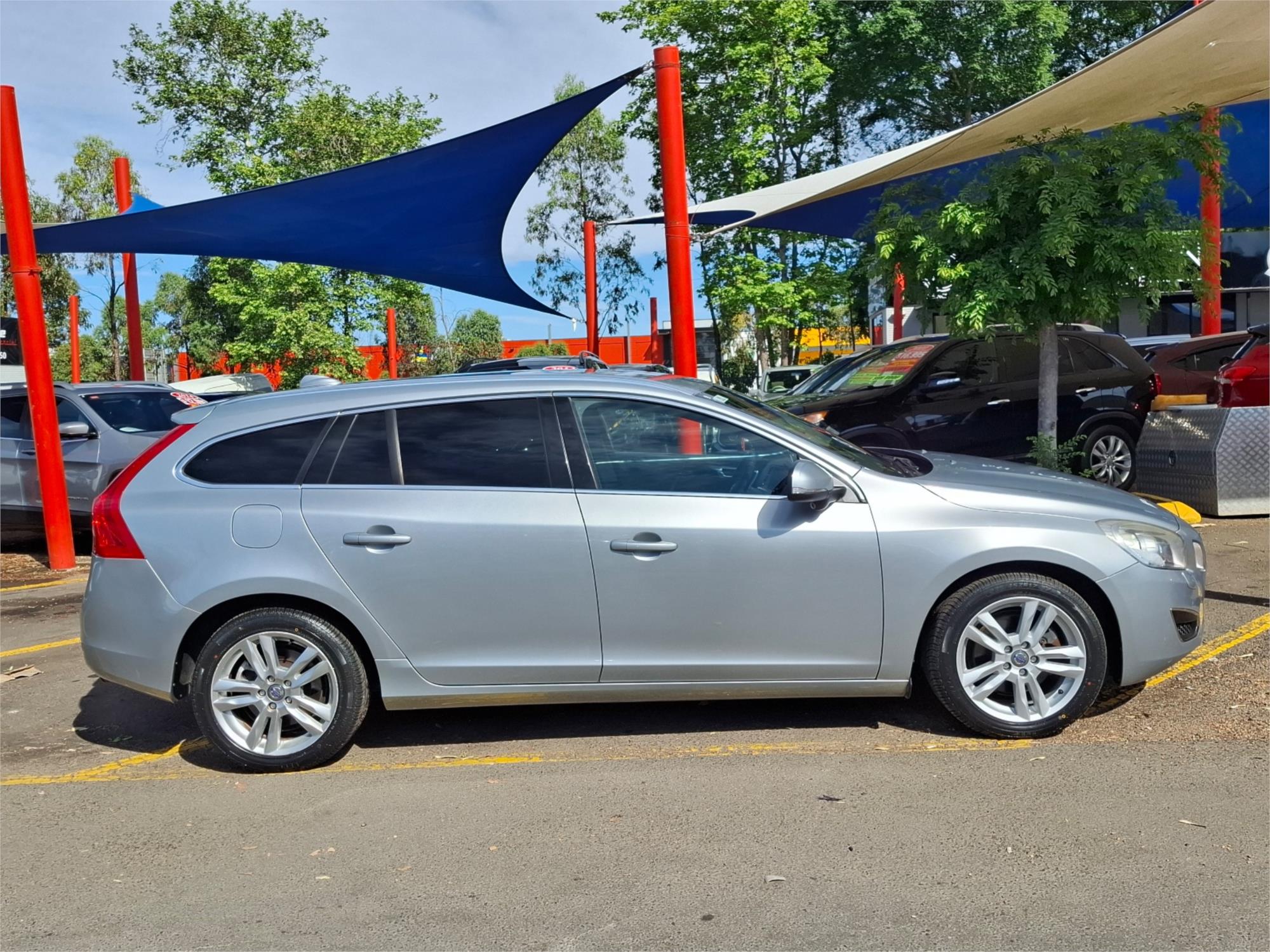 2012 VOLVO V60 F MY12 T5 6 SP AUTOMATIC 4D WAGON