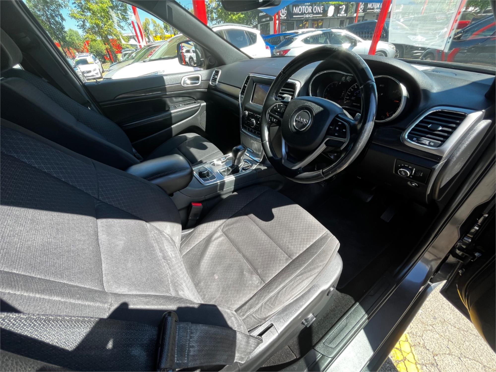 2019 JEEP GRAND CHEROKEE WK MY18 LAREDO (4x2) 8 SP AUTOMATIC 4D WAGON