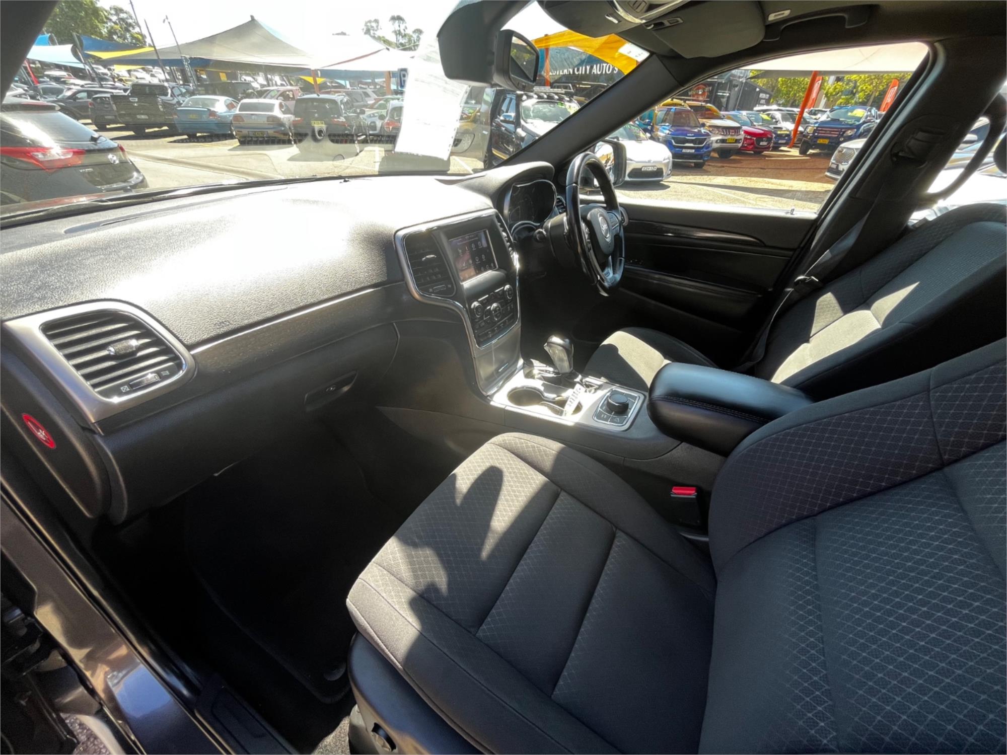 2019 JEEP GRAND CHEROKEE WK MY18 LAREDO (4x2) 8 SP AUTOMATIC 4D WAGON