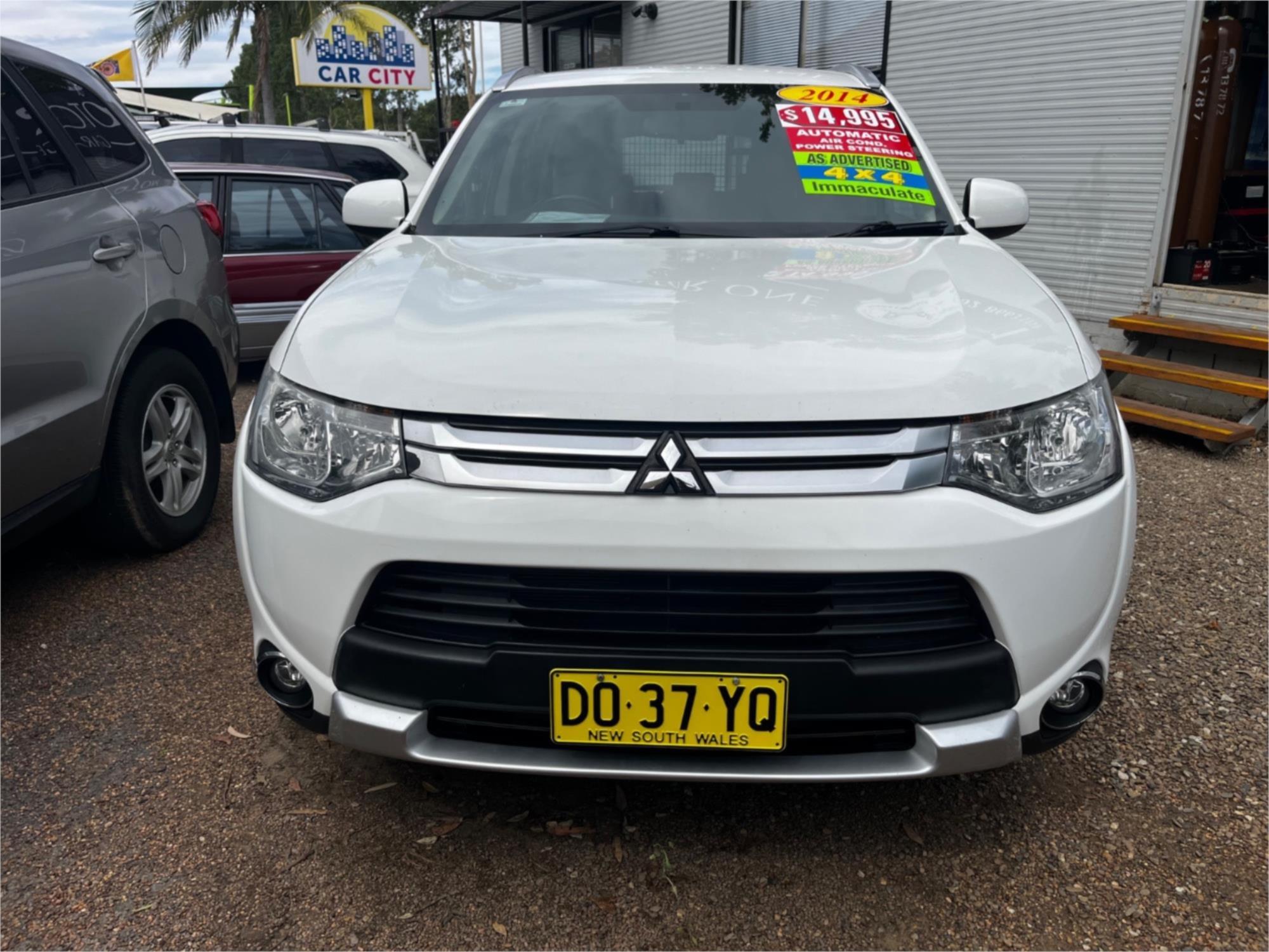 2014 MITSUBISHI OUTLANDER ZJ MY14 ES (4x2) CONTINUOUS VARIABLE 4D WAGON