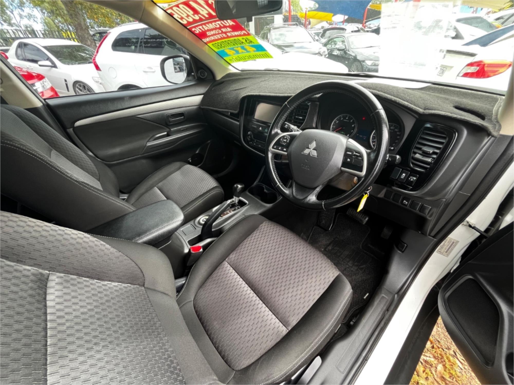 2014 MITSUBISHI OUTLANDER ZJ MY14 ES (4x2) CONTINUOUS VARIABLE 4D WAGON