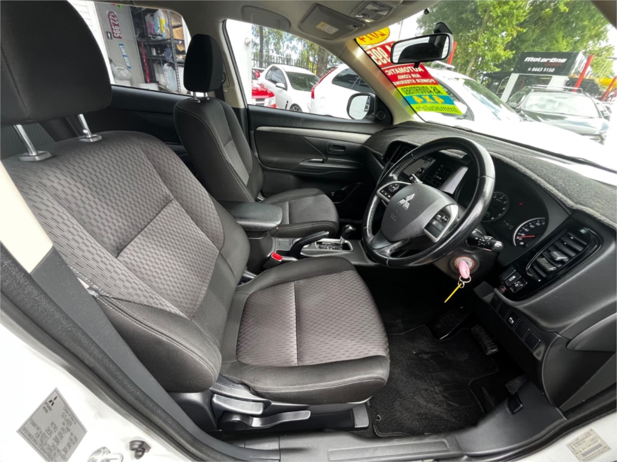 2014 MITSUBISHI OUTLANDER ZJ MY14 ES (4x2) CONTINUOUS VARIABLE 4D WAGON