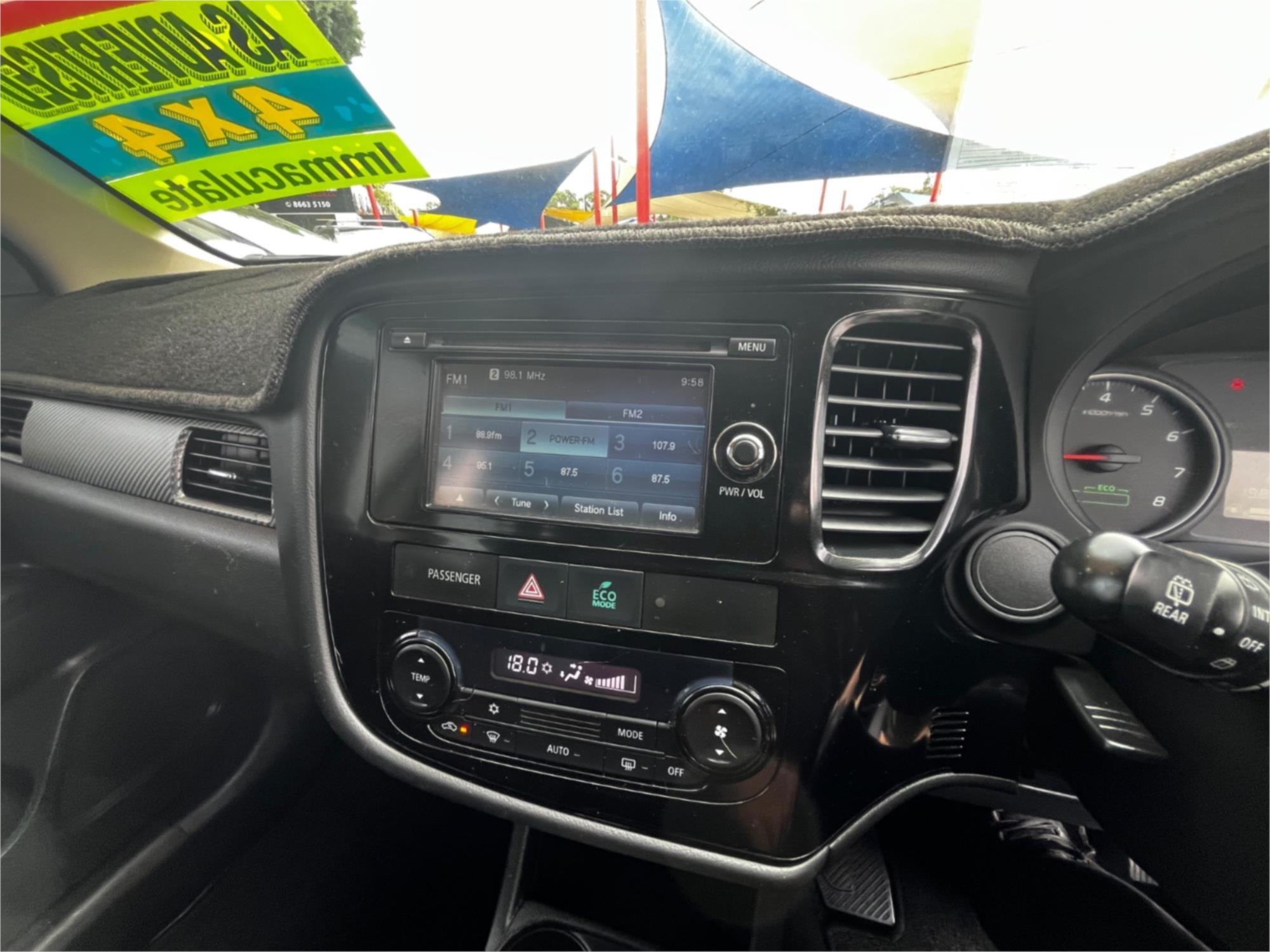2014 MITSUBISHI OUTLANDER ZJ MY14 ES (4x2) CONTINUOUS VARIABLE 4D WAGON
