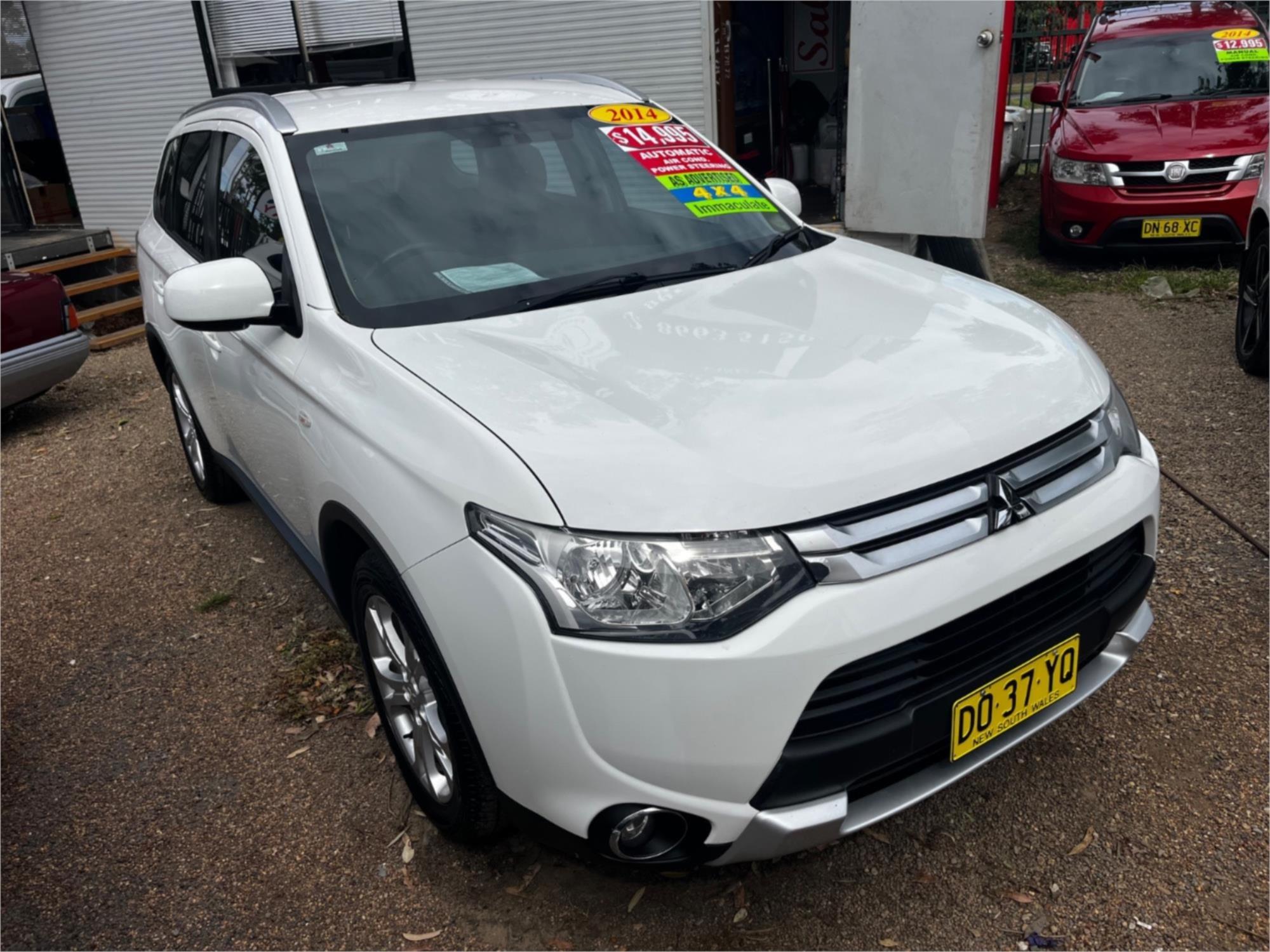 2014 MITSUBISHI OUTLANDER ZJ MY14 ES (4x2) CONTINUOUS VARIABLE 4D WAGON