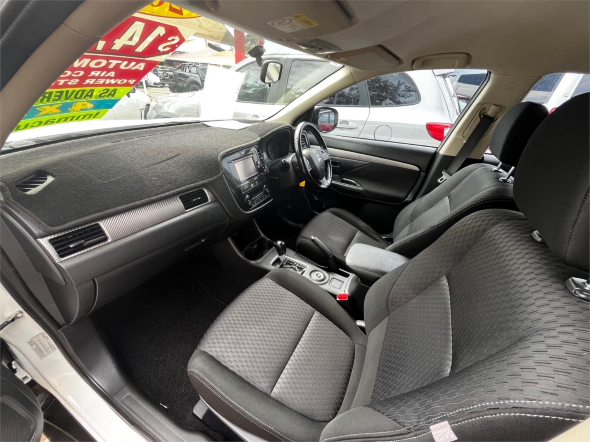 2014 MITSUBISHI OUTLANDER ZJ MY14 ES (4x2) CONTINUOUS VARIABLE 4D WAGON