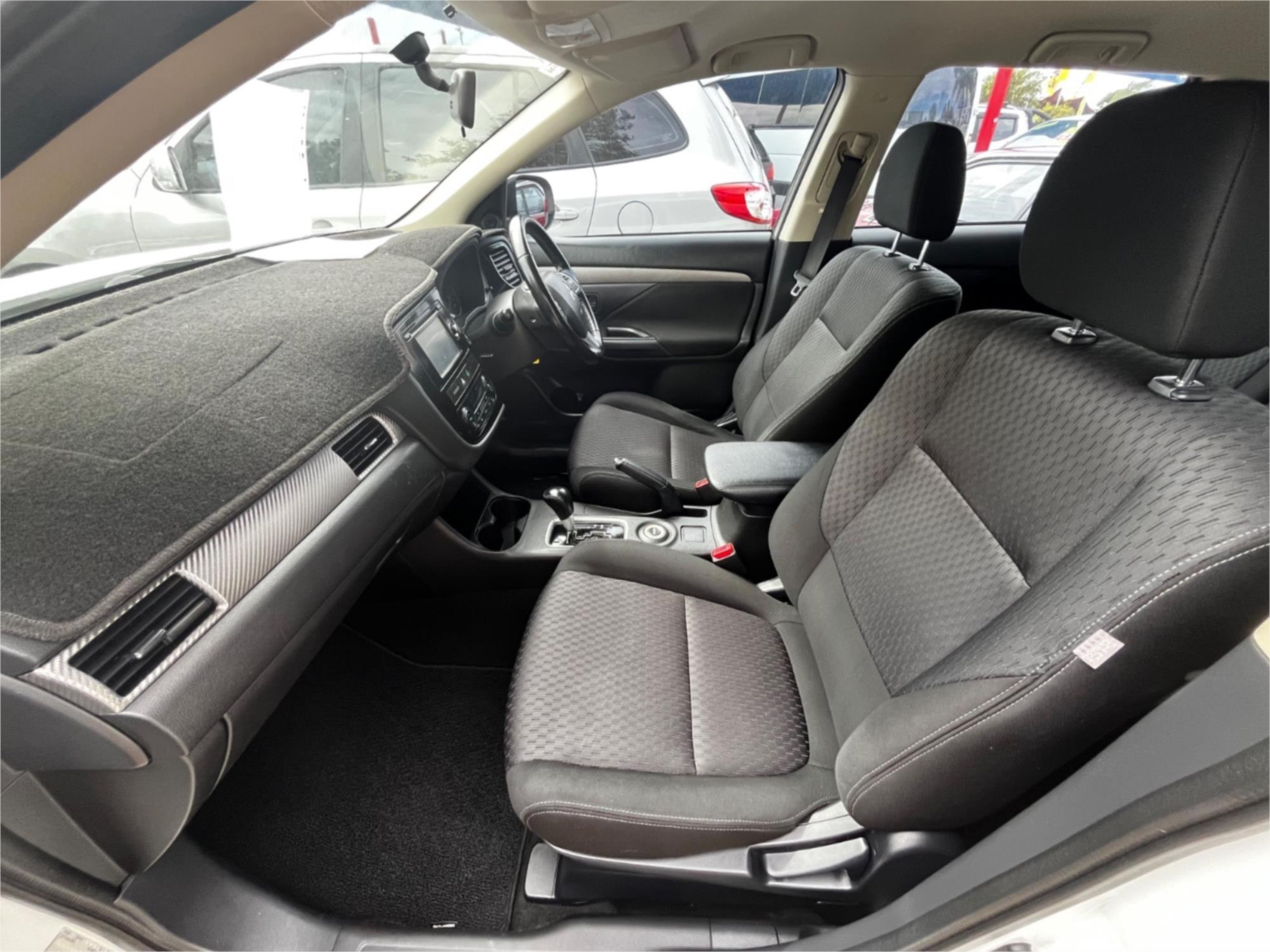 2014 MITSUBISHI OUTLANDER ZJ MY14 ES (4x2) CONTINUOUS VARIABLE 4D WAGON