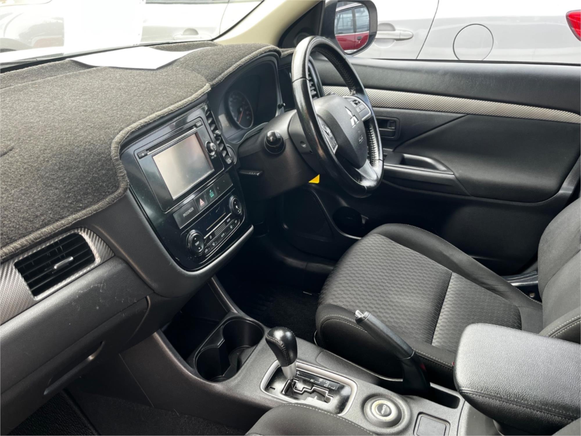2014 MITSUBISHI OUTLANDER ZJ MY14 ES (4x2) CONTINUOUS VARIABLE 4D WAGON