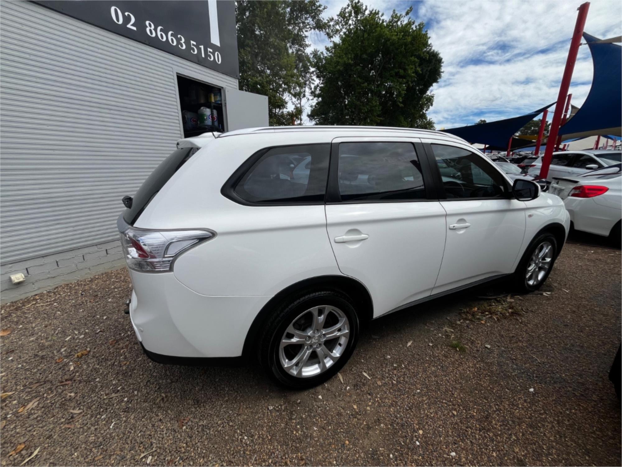 2014 MITSUBISHI OUTLANDER ZJ MY14 ES (4x2) CONTINUOUS VARIABLE 4D WAGON
