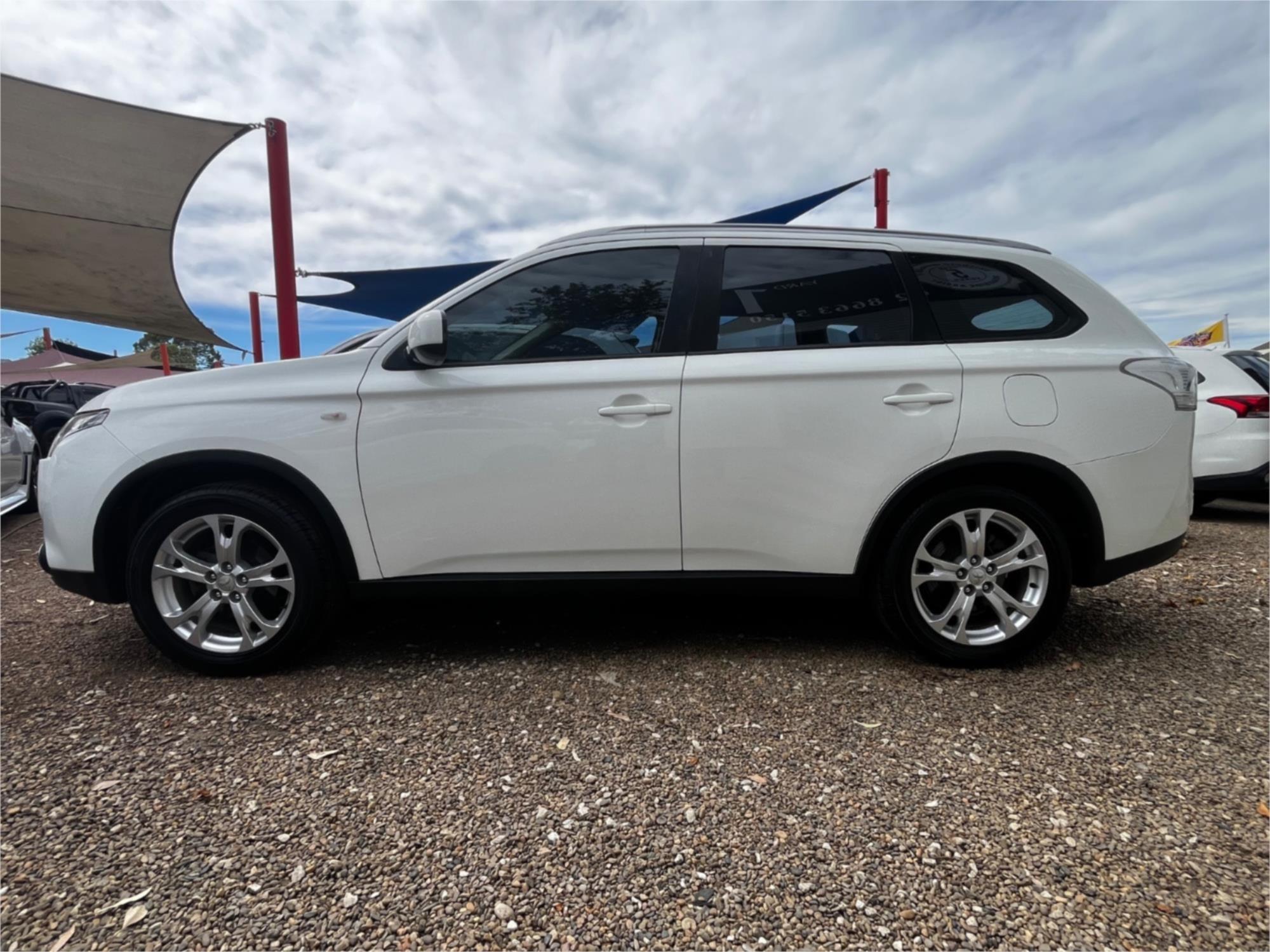 2014 MITSUBISHI OUTLANDER ZJ MY14 ES (4x2) CONTINUOUS VARIABLE 4D WAGON