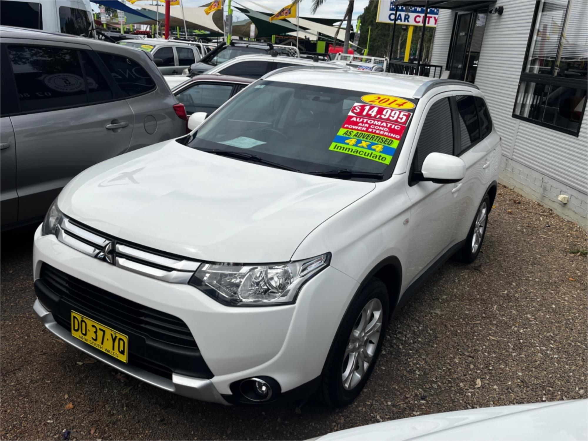 2014 MITSUBISHI OUTLANDER ZJ MY14 ES (4x2) CONTINUOUS VARIABLE 4D WAGON
