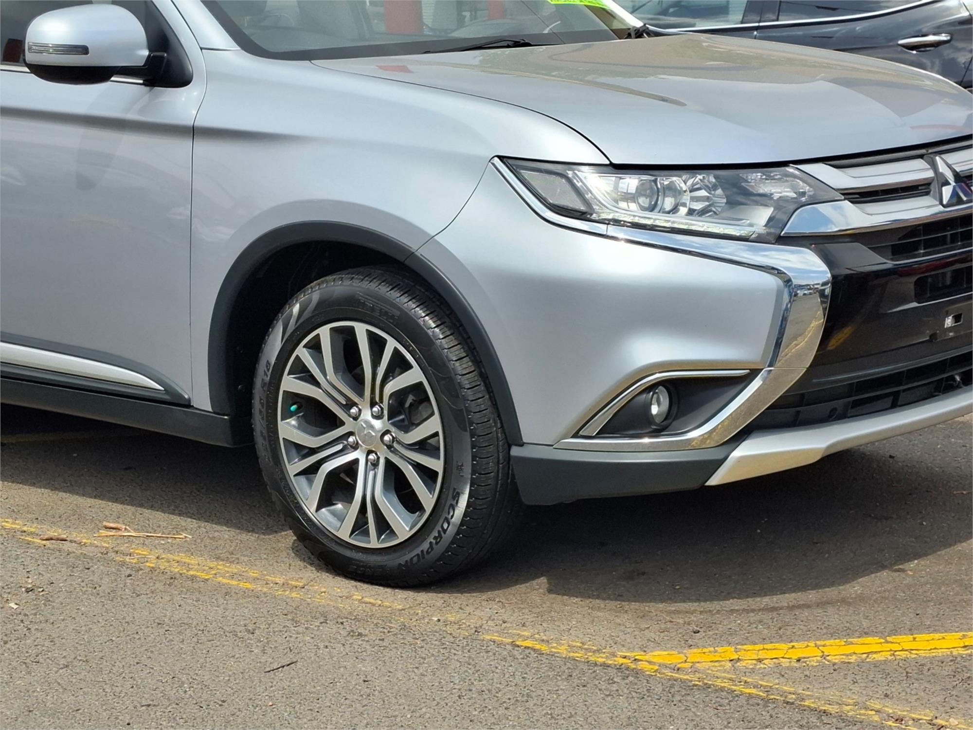 2017 MITSUBISHI OUTLANDER ZK MY17 LS (4x2) CONTINUOUS VARIABLE 4D WAGON
