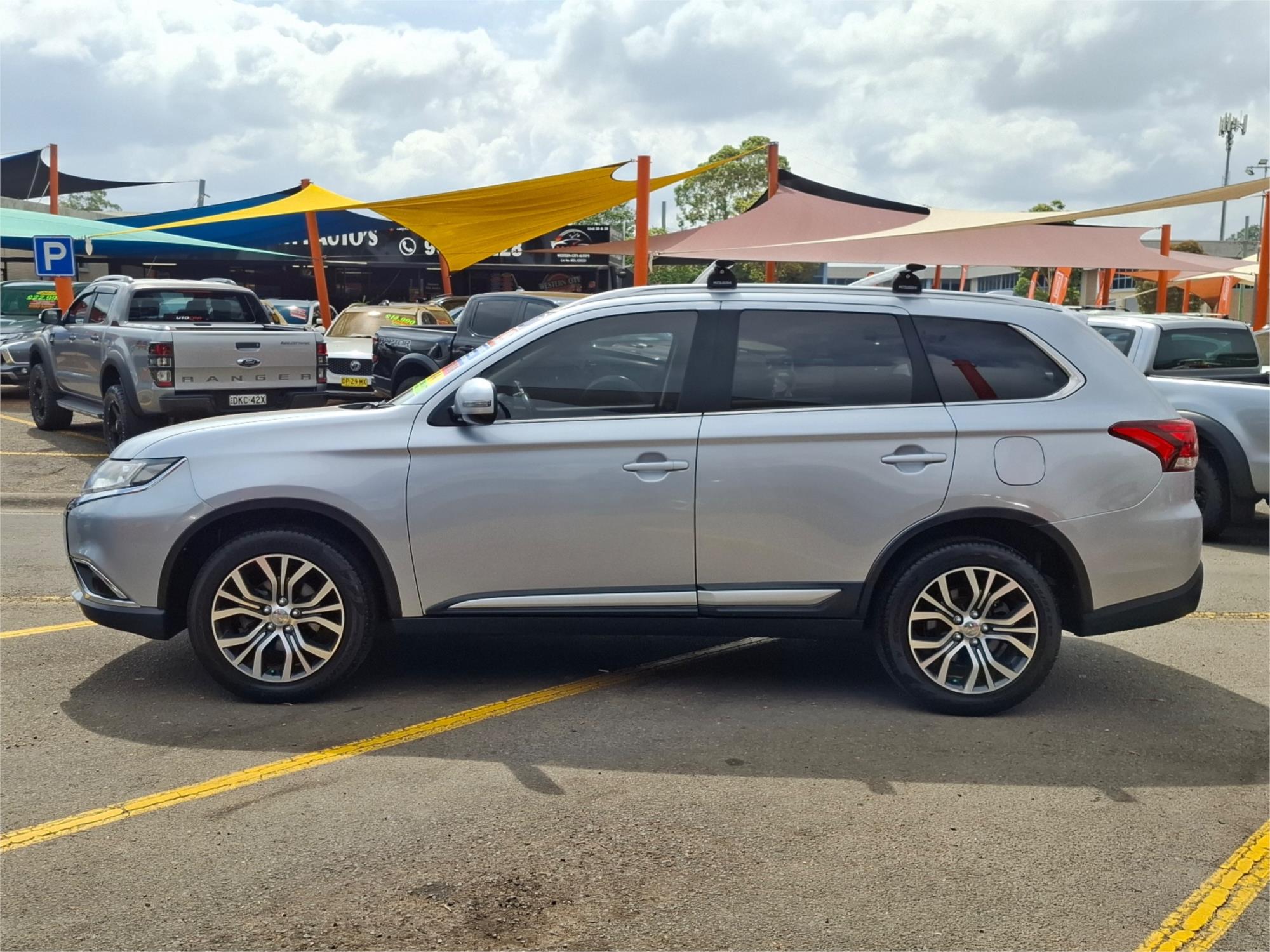 2017 MITSUBISHI OUTLANDER ZK MY17 LS (4x2) CONTINUOUS VARIABLE 4D WAGON