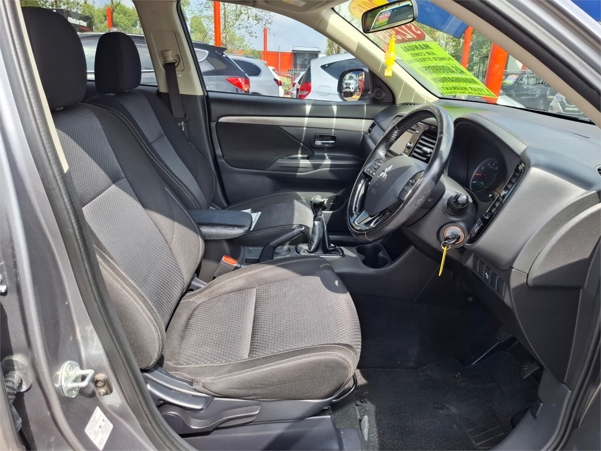 2015 MITSUBISHI OUTLANDER ZK MY16 LS (4x2) 5 SP MANUAL 4D WAGON