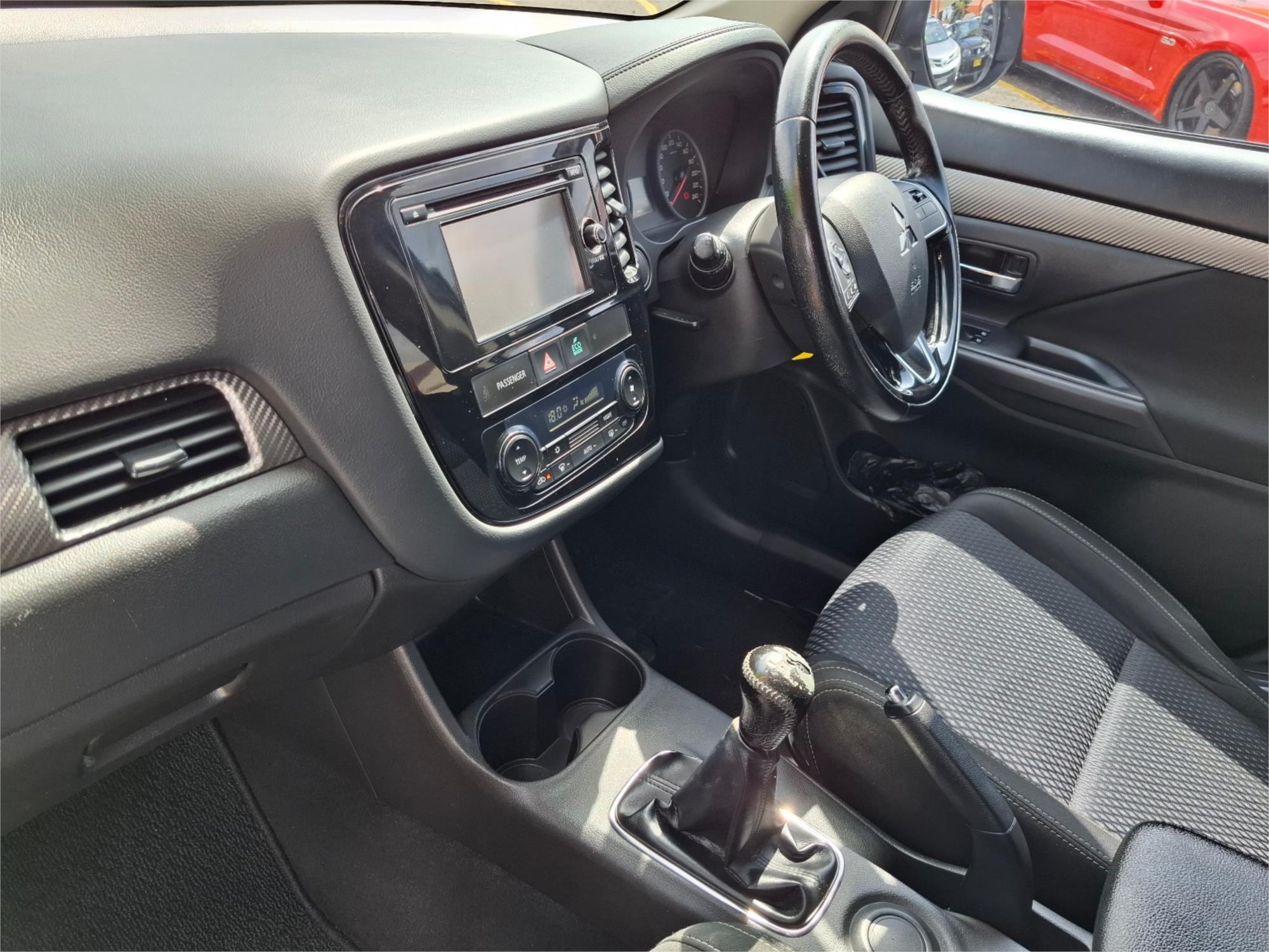 2015 MITSUBISHI OUTLANDER ZK MY16 LS (4x2) 5 SP MANUAL 4D WAGON