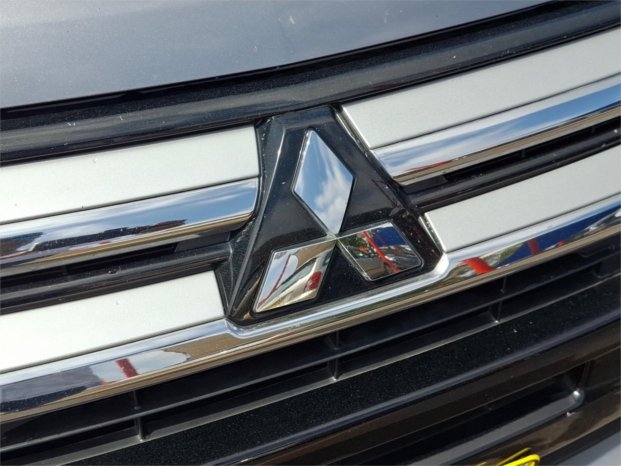 2015 MITSUBISHI OUTLANDER ZK MY16 LS (4x2) 5 SP MANUAL 4D WAGON
