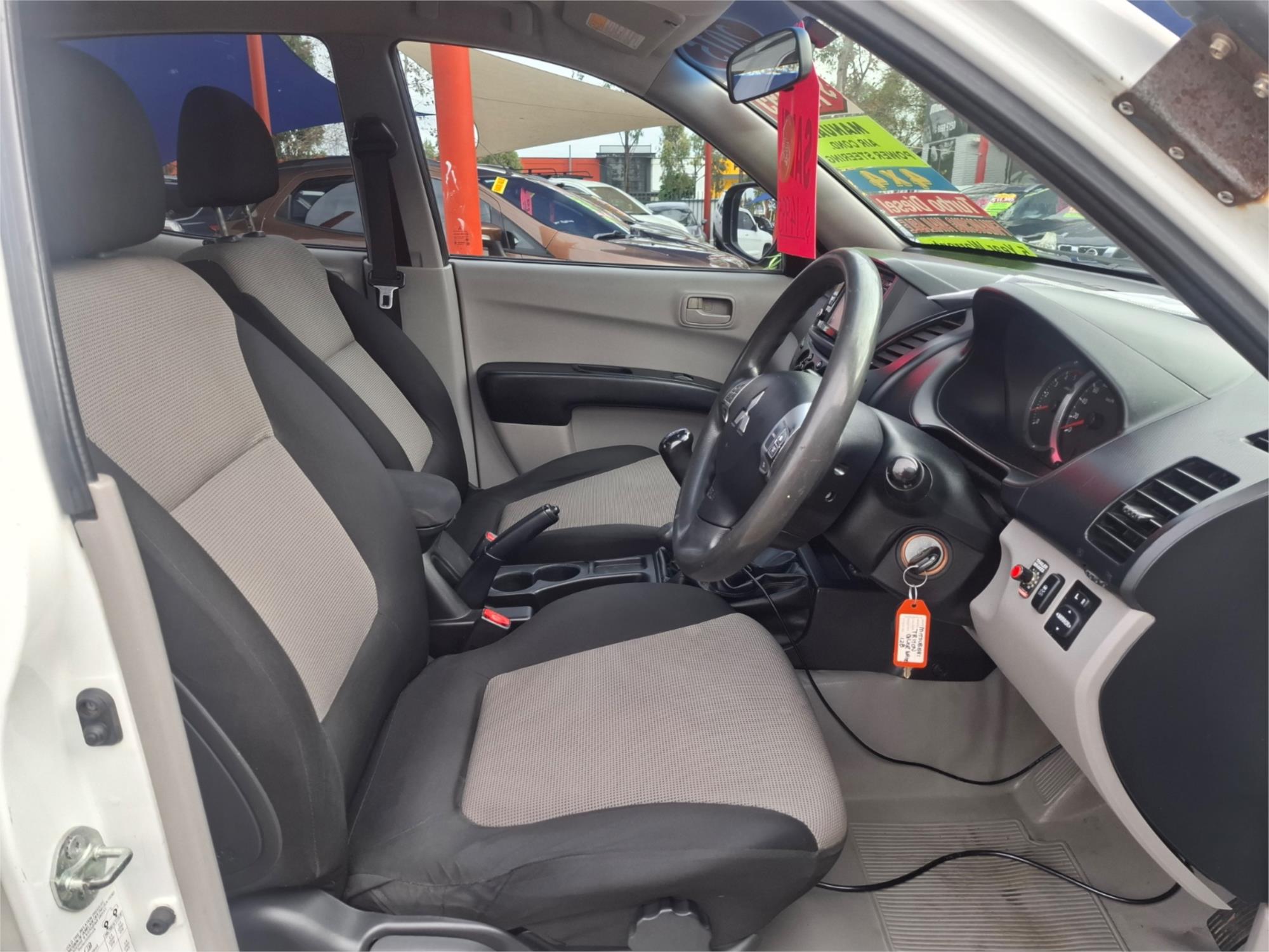 2015 MITSUBISHI TRITON MN MY15 GLX 5 SP MANUAL DOUBLE CAB UTILITY