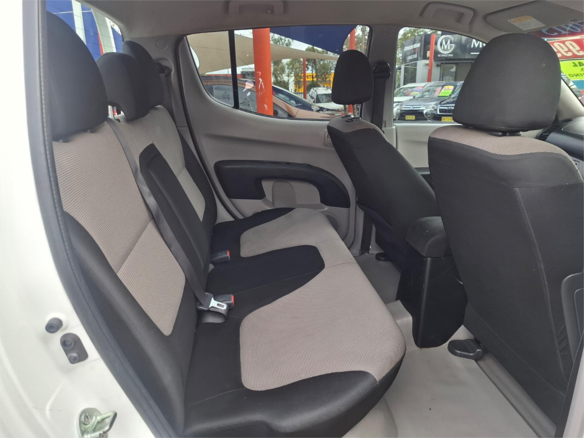 2015 MITSUBISHI TRITON MN MY15 GLX 5 SP MANUAL DOUBLE CAB UTILITY