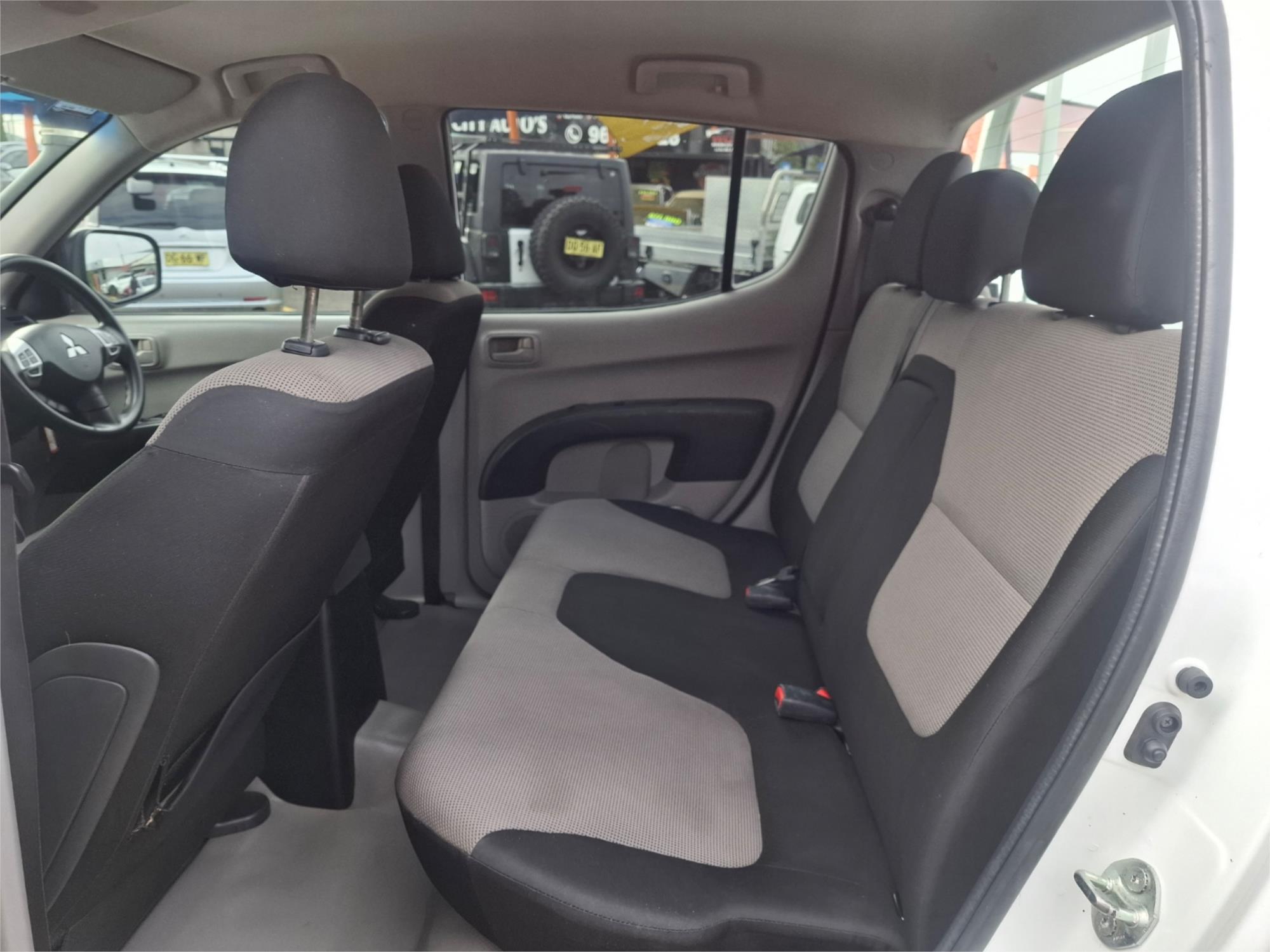 2015 MITSUBISHI TRITON MN MY15 GLX 5 SP MANUAL DOUBLE CAB UTILITY