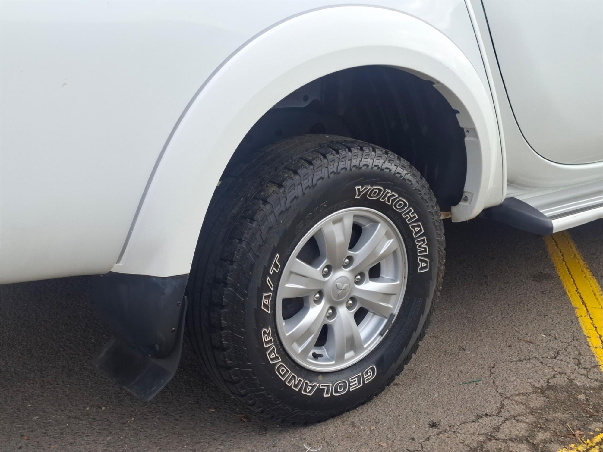 2015 MITSUBISHI TRITON MN MY15 GLX 5 SP MANUAL DOUBLE CAB UTILITY