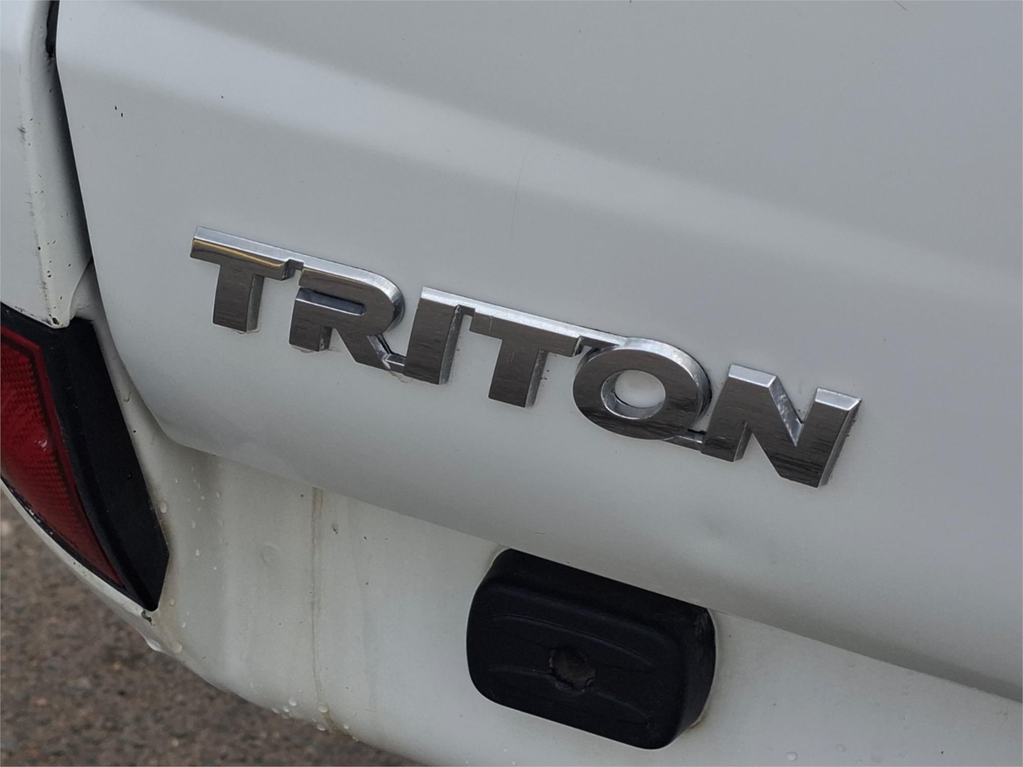 2015 MITSUBISHI TRITON MN MY15 GLX 5 SP MANUAL DOUBLE CAB UTILITY